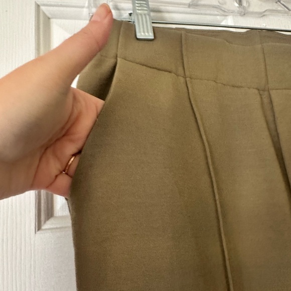 Garnet Hill Pull-on Tencel Trousers, straight leg, khaki color, size XS - Picture 4 of 5